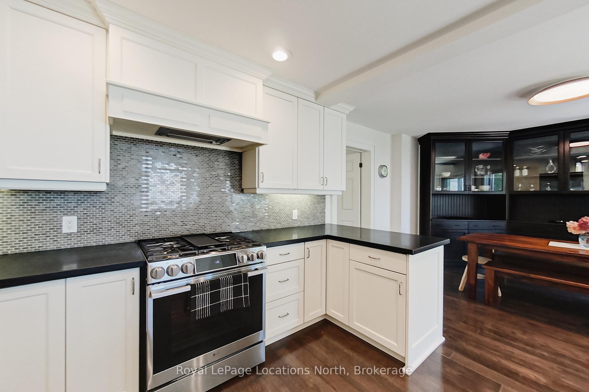 Photo 18 of 113 Fieldcrest Court, Blue Mountains — HOMEH