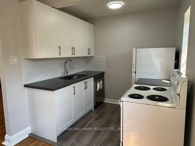 Photo 9 of Unit 306, 111 Oriole Parkway, Toronto, Yonge-St. Clair — HOMEH