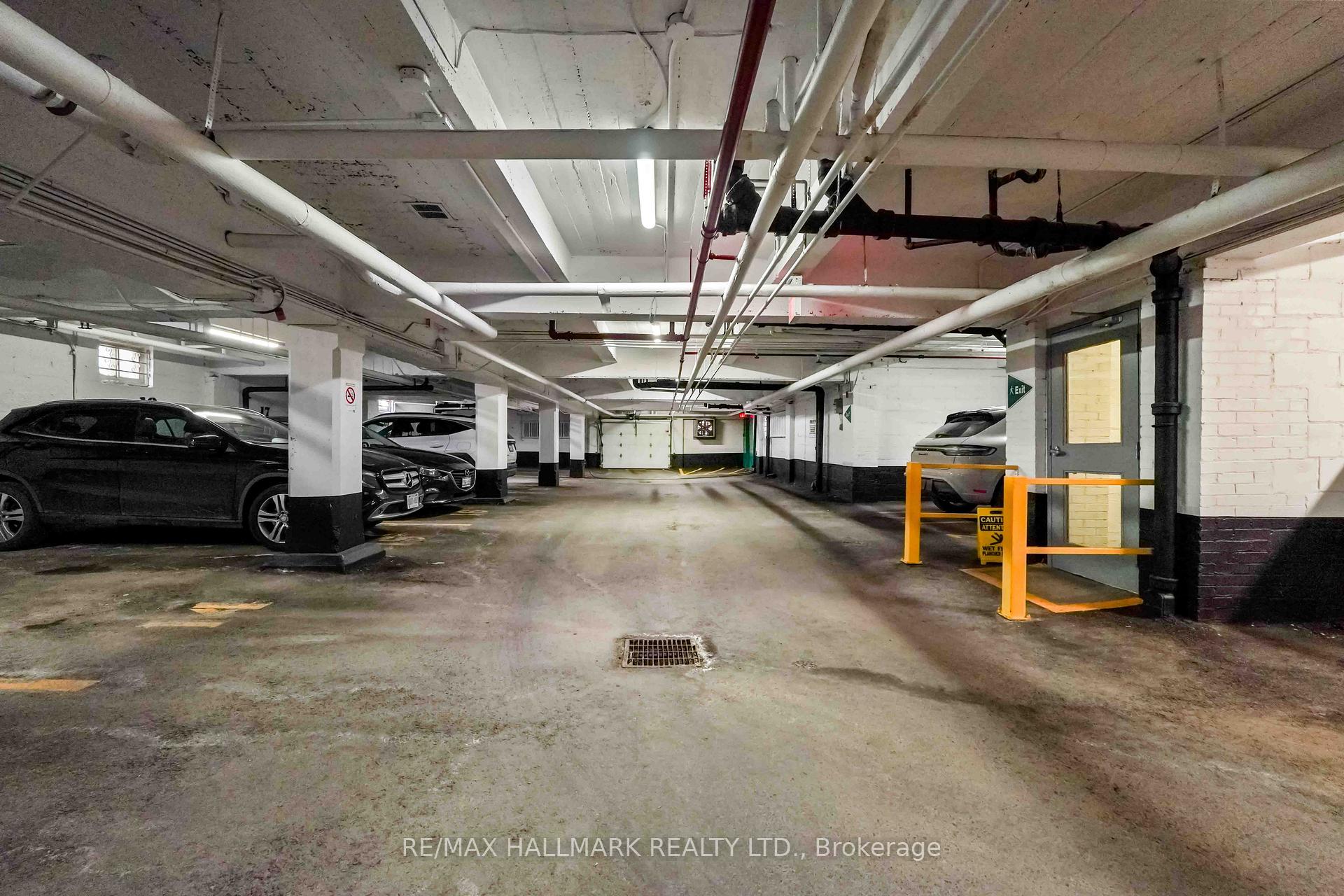 Photo 12 of Unit 306, 111 Oriole Parkway, Toronto, Yonge-St. Clair — HOMEH