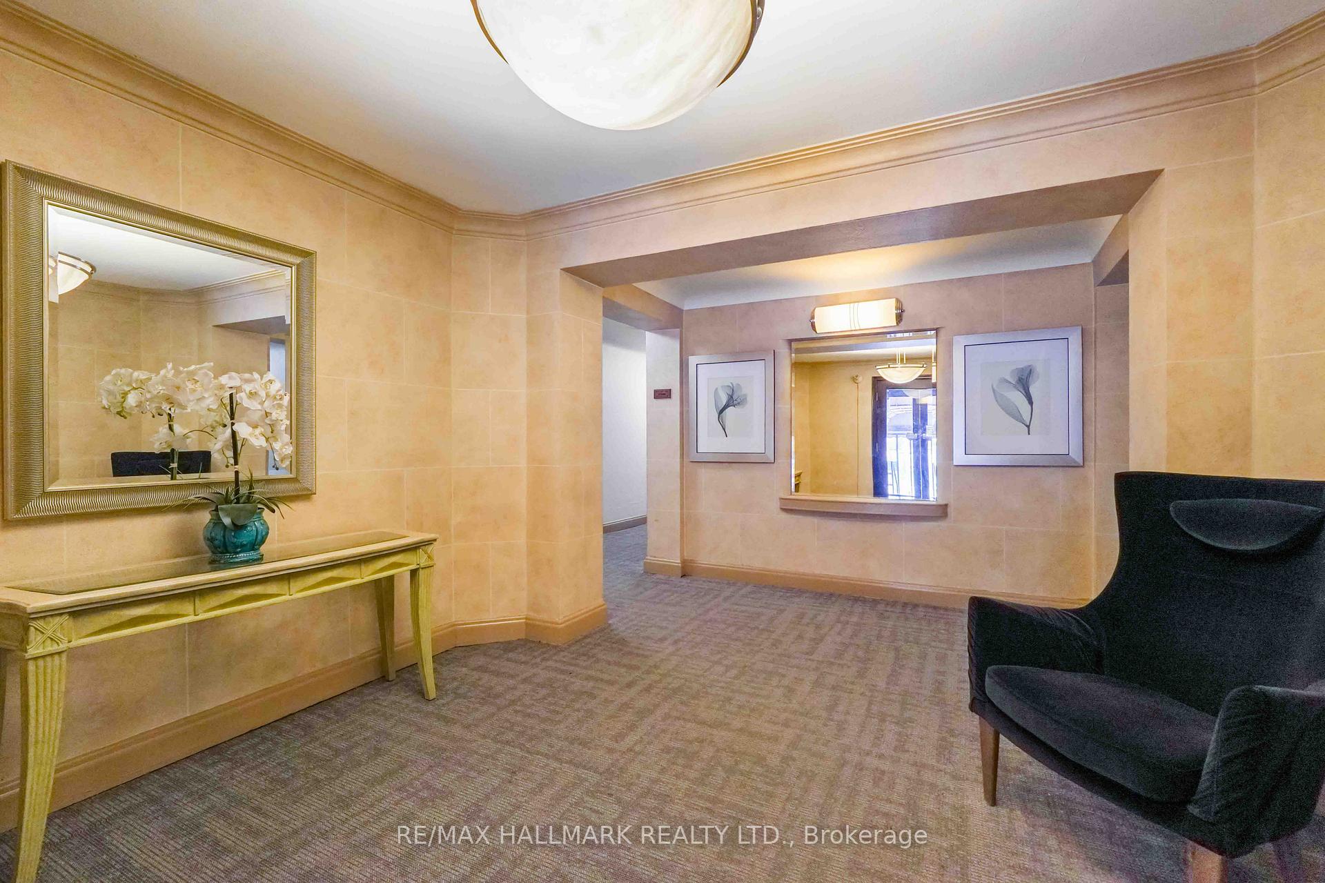 Photo 2 of Unit 202, 111 Oriole Parkway, Toronto, Yonge-St. Clair — HOMEH