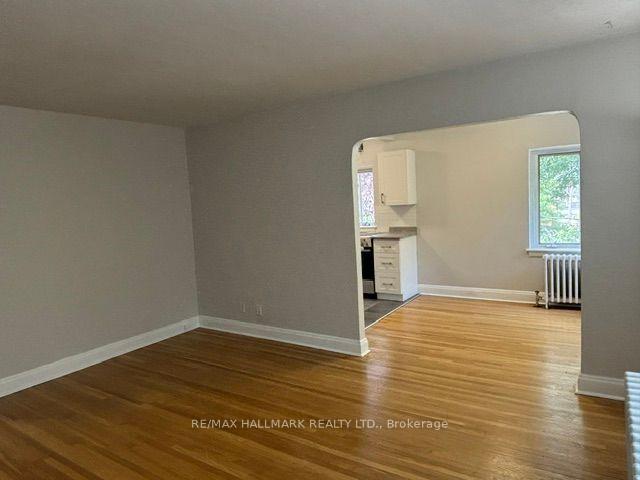 Photo 4 of Unit 202, 111 Oriole Parkway, Toronto, Yonge-St. Clair — HOMEH