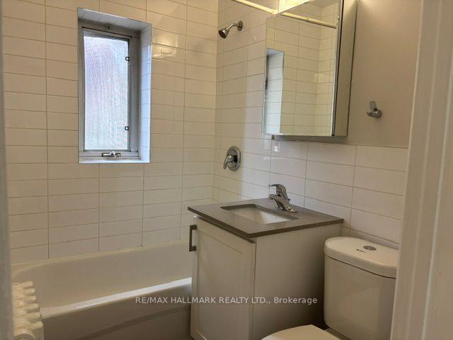Photo 6 of Unit 202, 111 Oriole Parkway, Toronto, Yonge-St. Clair — HOMEH