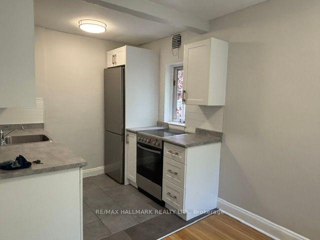 Photo 8 of Unit 202, 111 Oriole Parkway, Toronto, Yonge-St. Clair — HOMEH