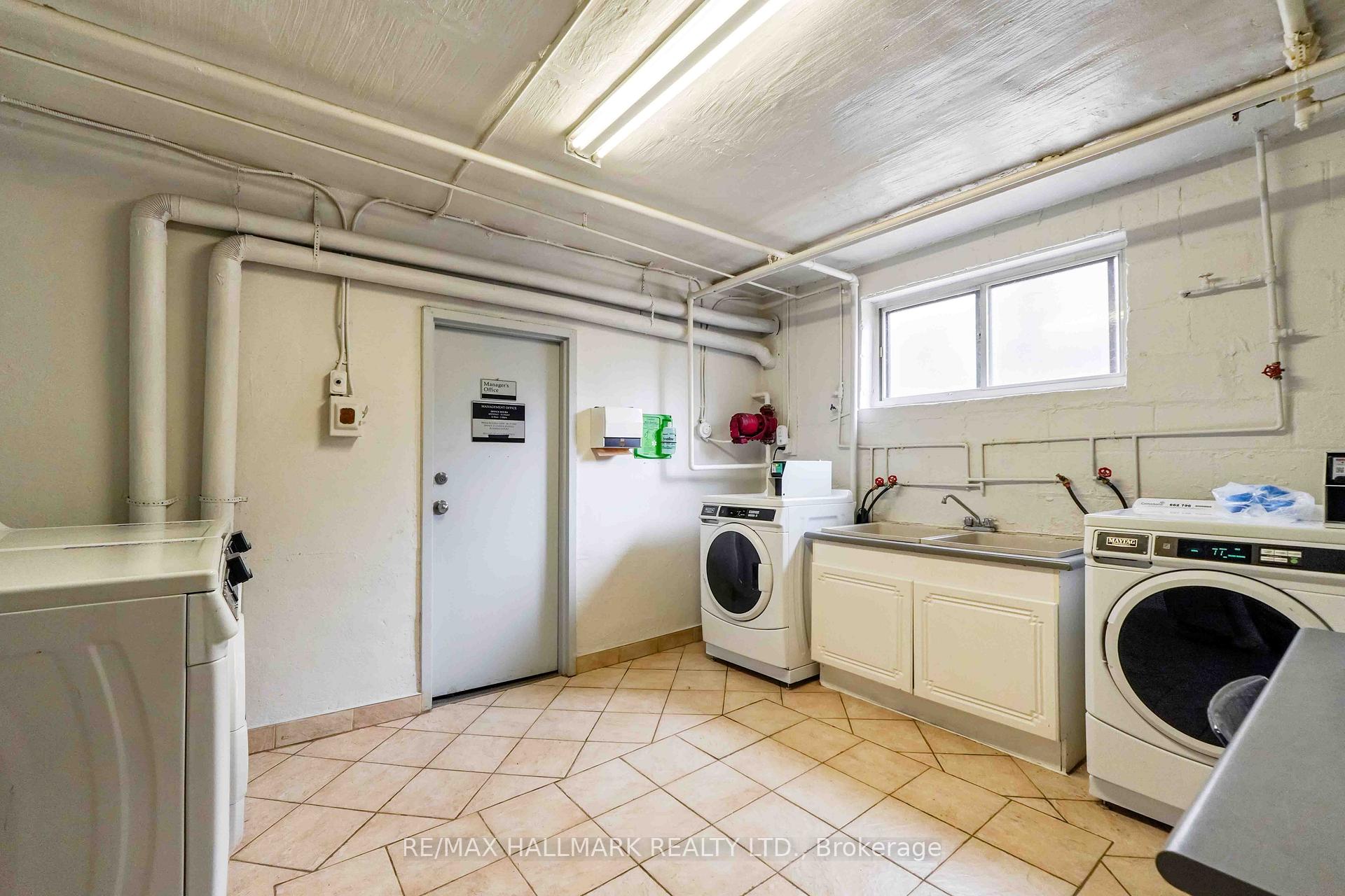 Photo 12 of Unit 202, 111 Oriole Parkway, Toronto, Yonge-St. Clair — HOMEH