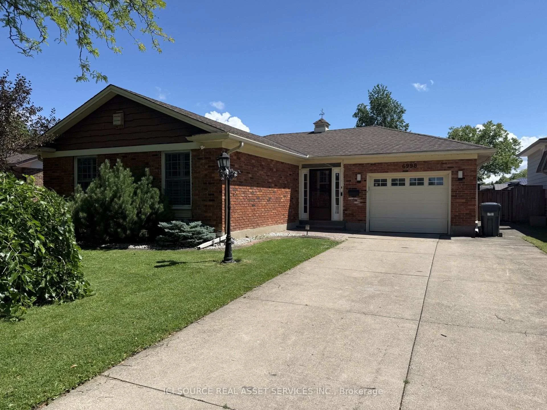 Photo 3 of 6998 Glengowan Crescent, Niagara Falls, Casey — HOMEH