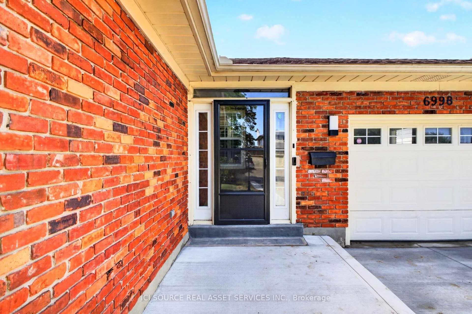 Photo 6 of 6998 Glengowan Crescent, Niagara Falls, Casey — HOMEH