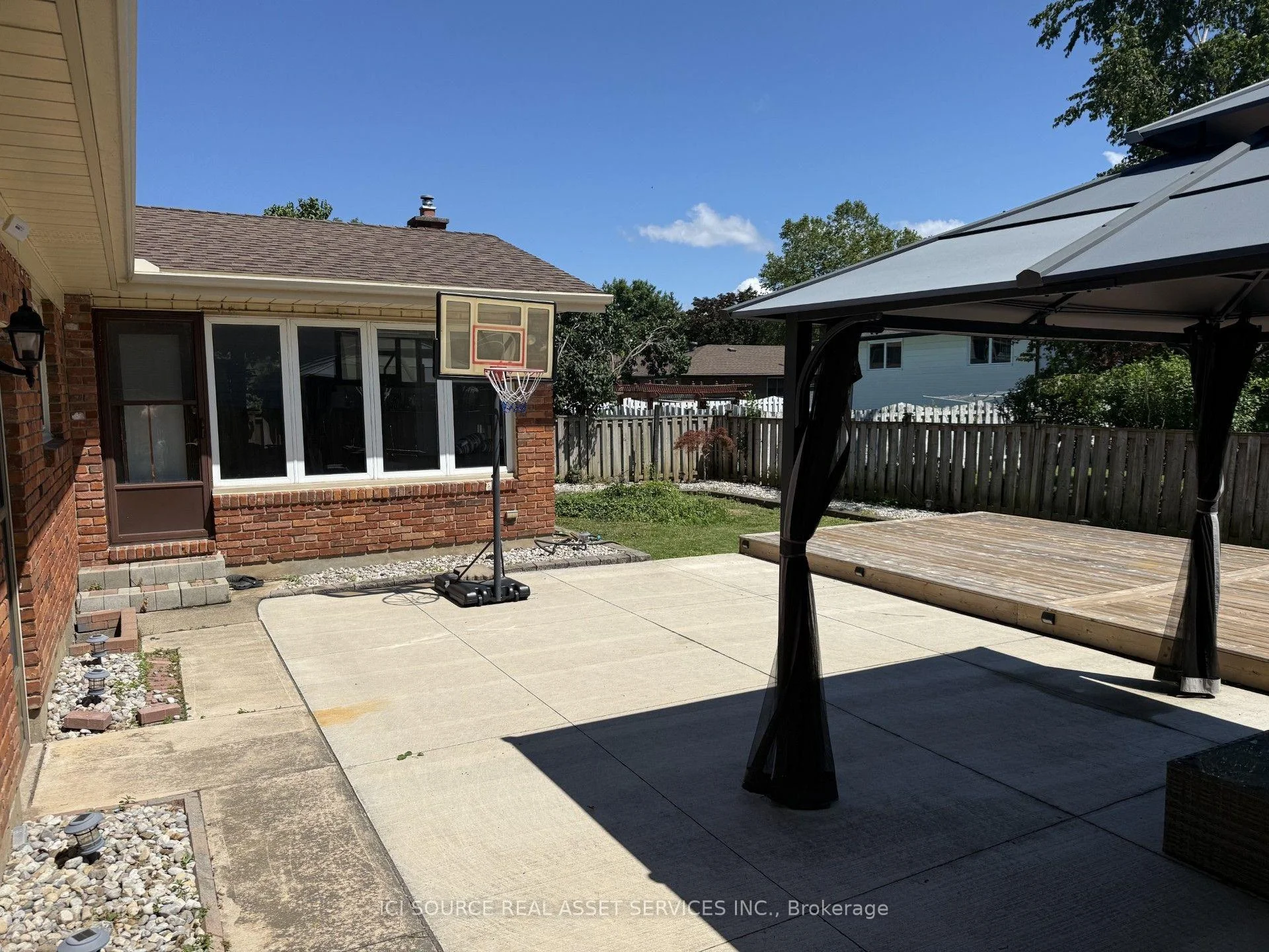 Photo 68 of 6998 Glengowan Crescent, Niagara Falls, Casey — HOMEH