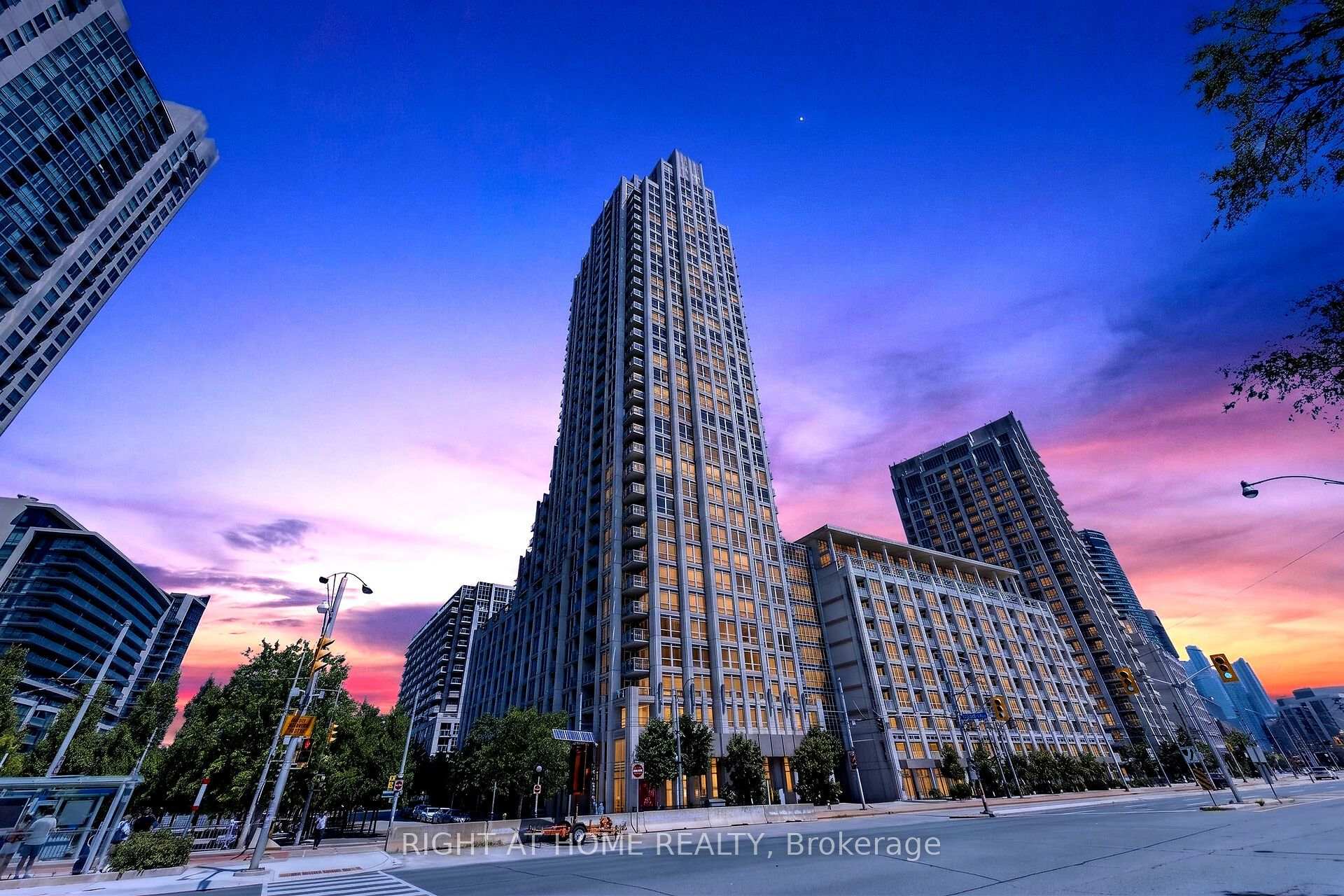 Photo 1 of Unit 509, 628 Fleet Street, Toronto, Niagara — HOMEH