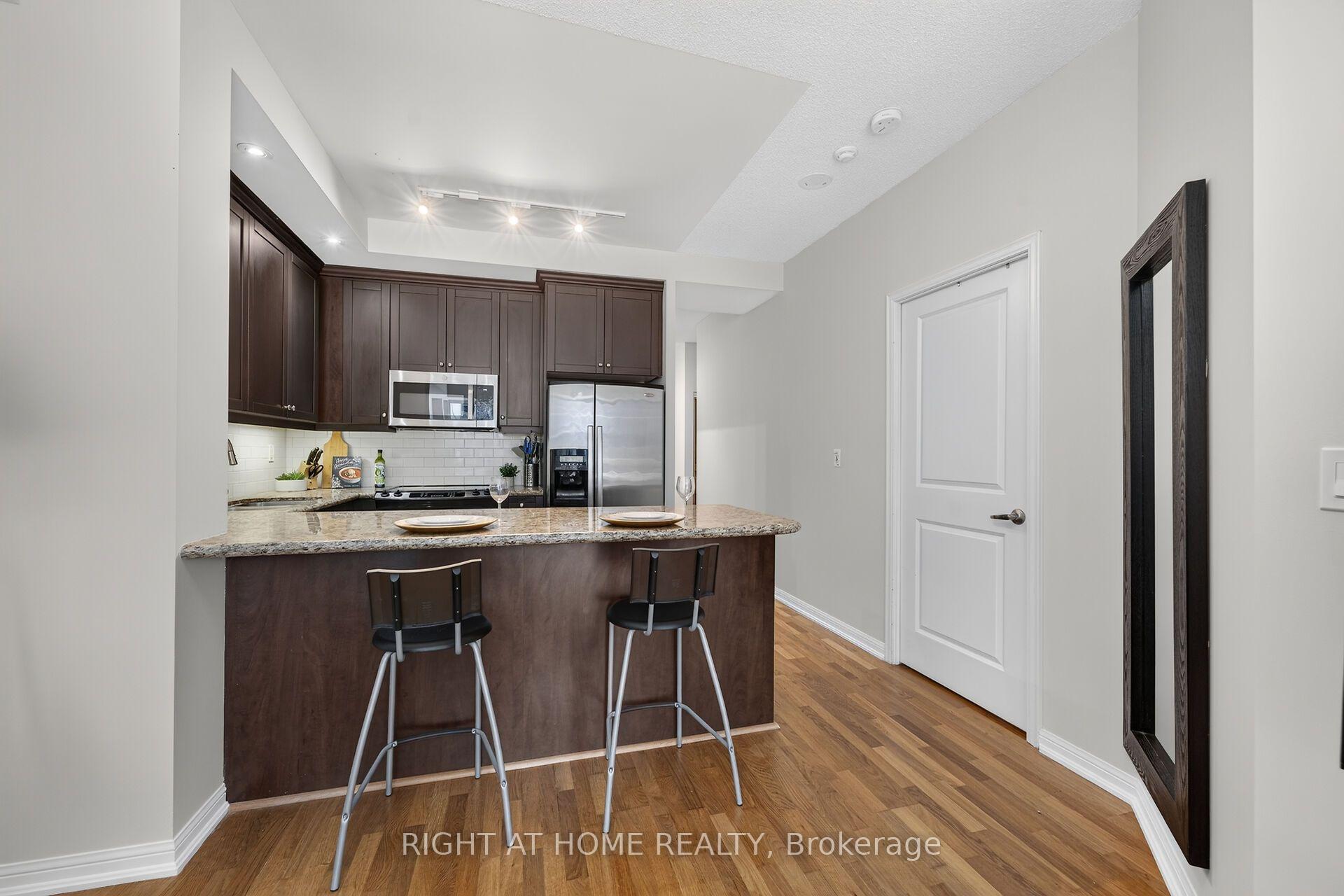 Photo 9 of Unit 509, 628 Fleet Street, Toronto, Niagara — HOMEH