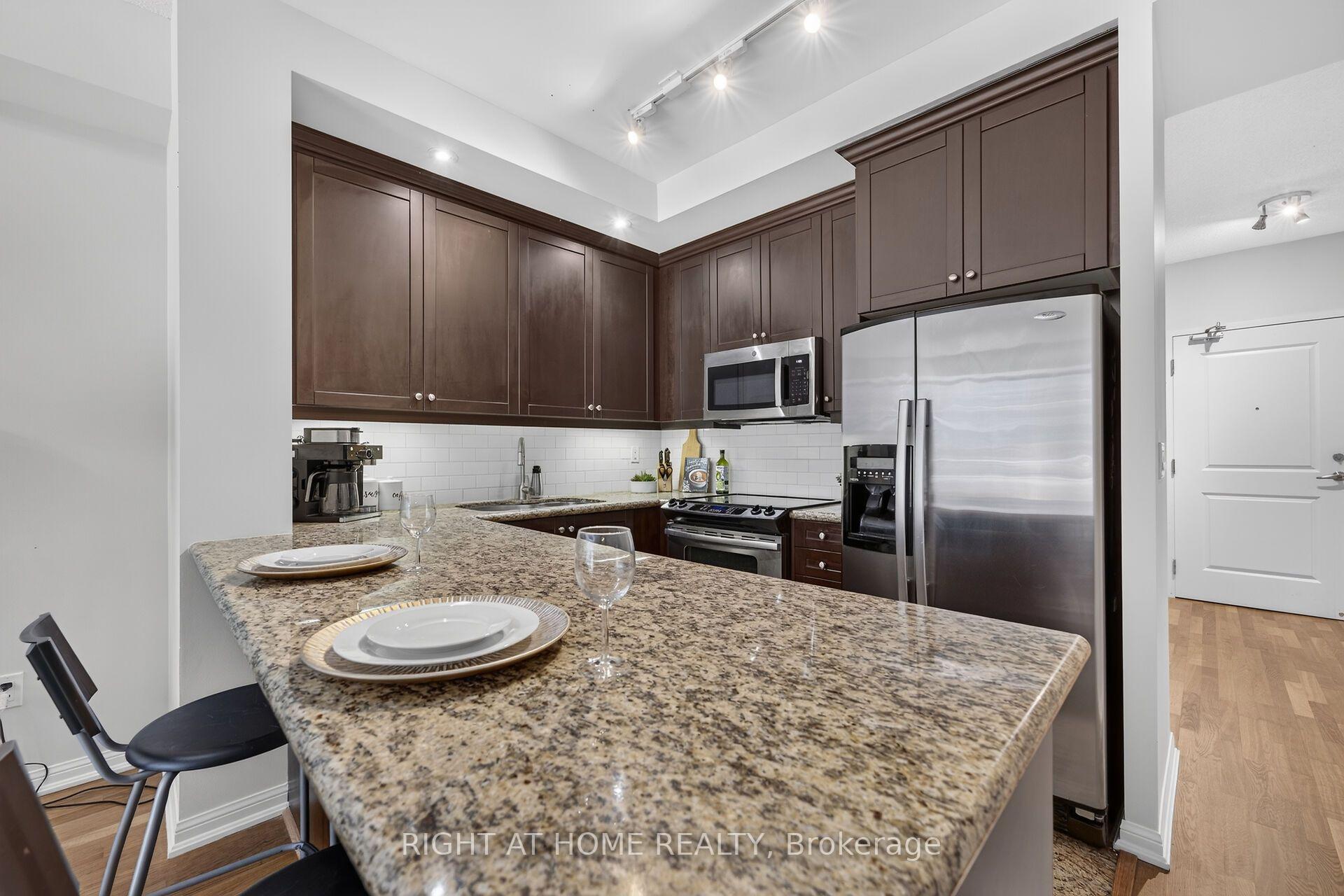 Photo 10 of Unit 509, 628 Fleet Street, Toronto, Niagara — HOMEH