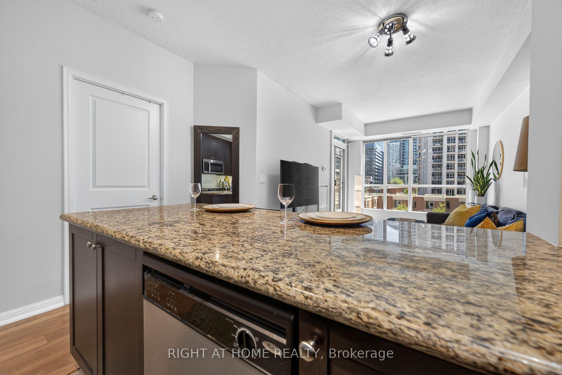 Photo 12 of Unit 509, 628 Fleet Street, Toronto, Niagara — HOMEH