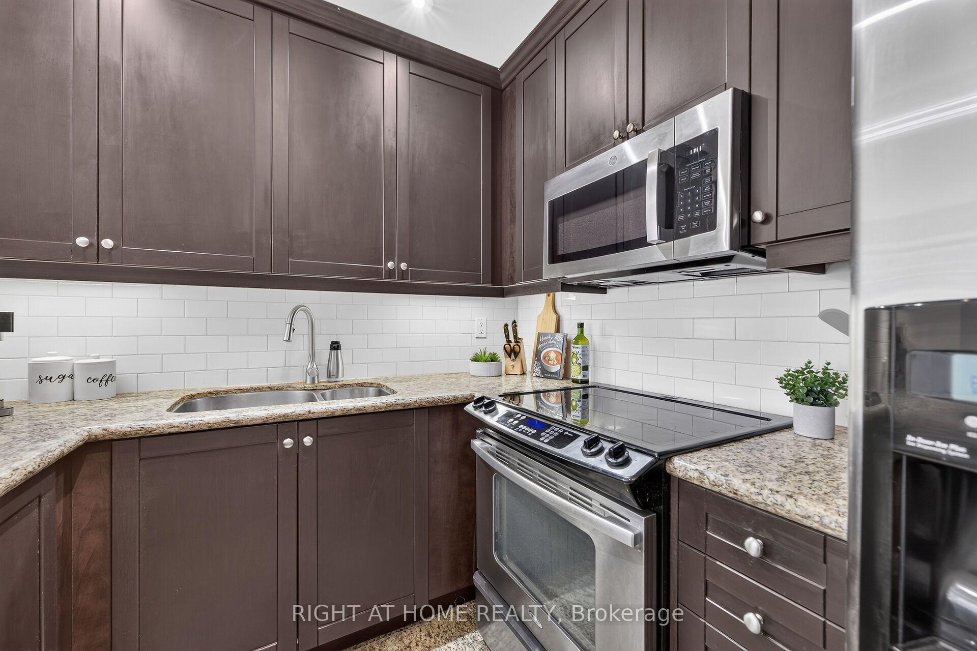 Photo 14 of Unit 509, 628 Fleet Street, Toronto, Niagara — HOMEH