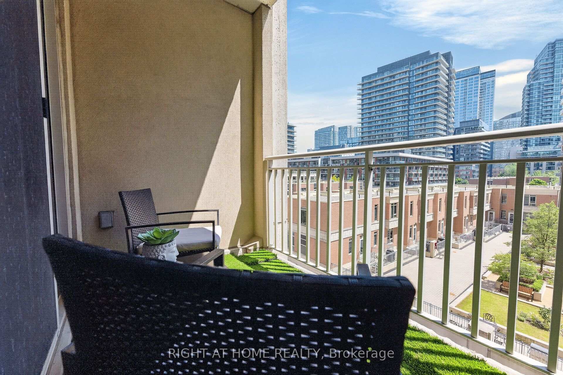 Photo 21 of Unit 509, 628 Fleet Street, Toronto, Niagara — HOMEH