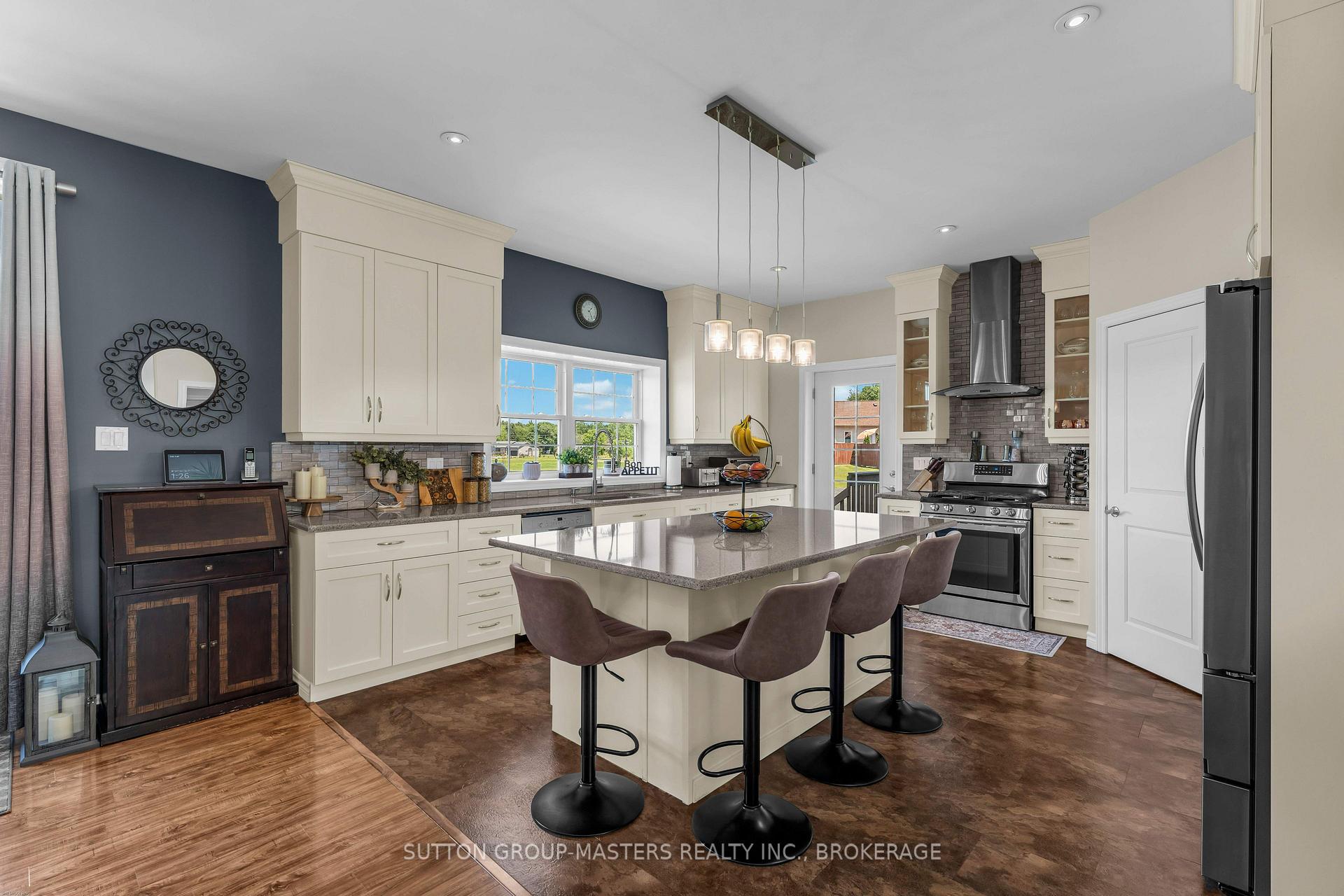 Photo 10 of 23 Owen Avenue, Gananoque, Gananoque — HOMEH
