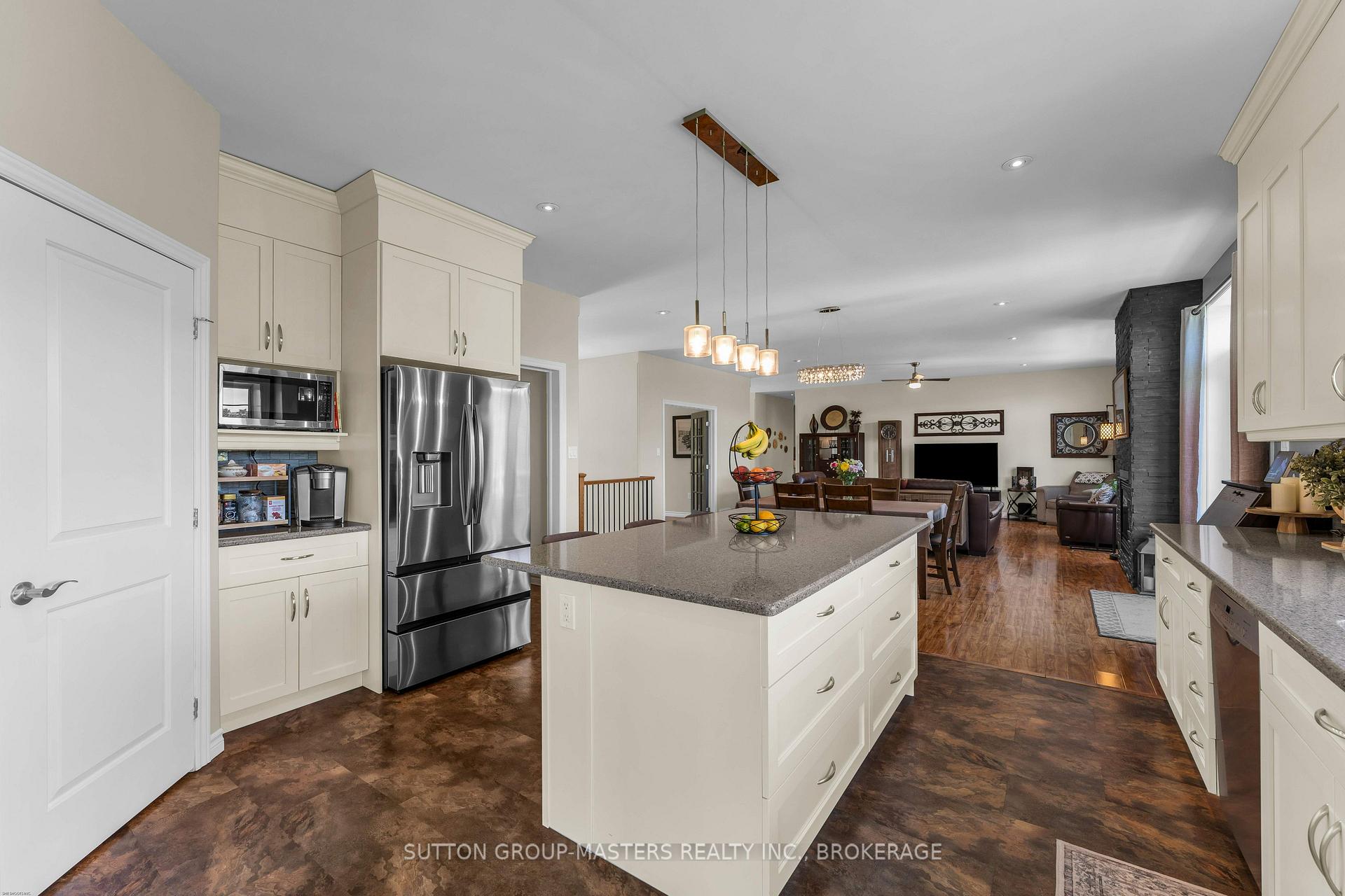 Photo 14 of 23 Owen Avenue, Gananoque, Gananoque — HOMEH