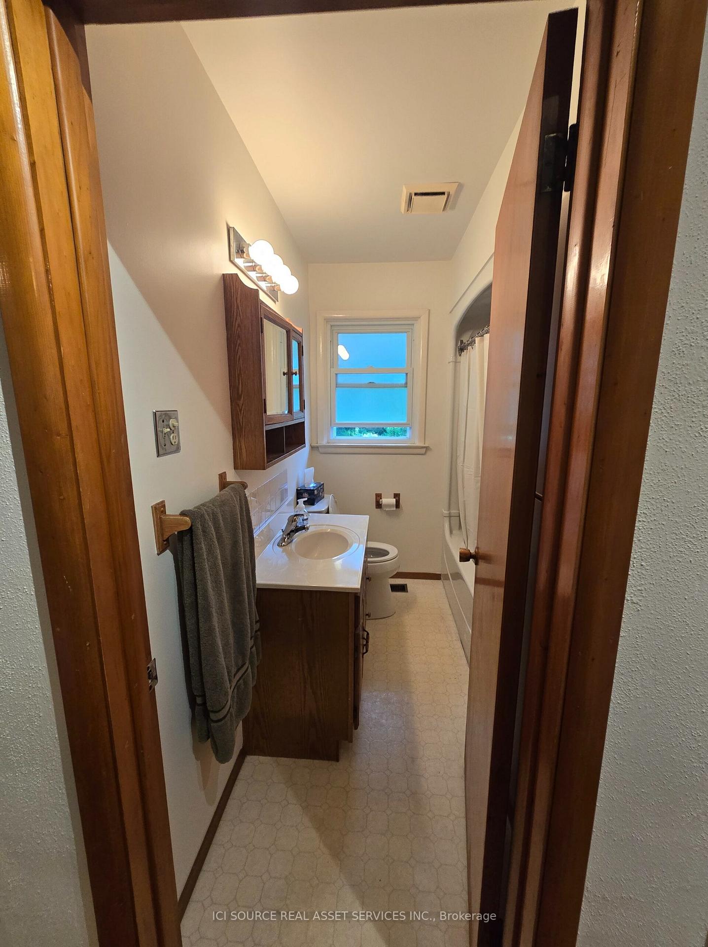 Photo 13 of 388 Griffith Street, London, South B — HOMEH