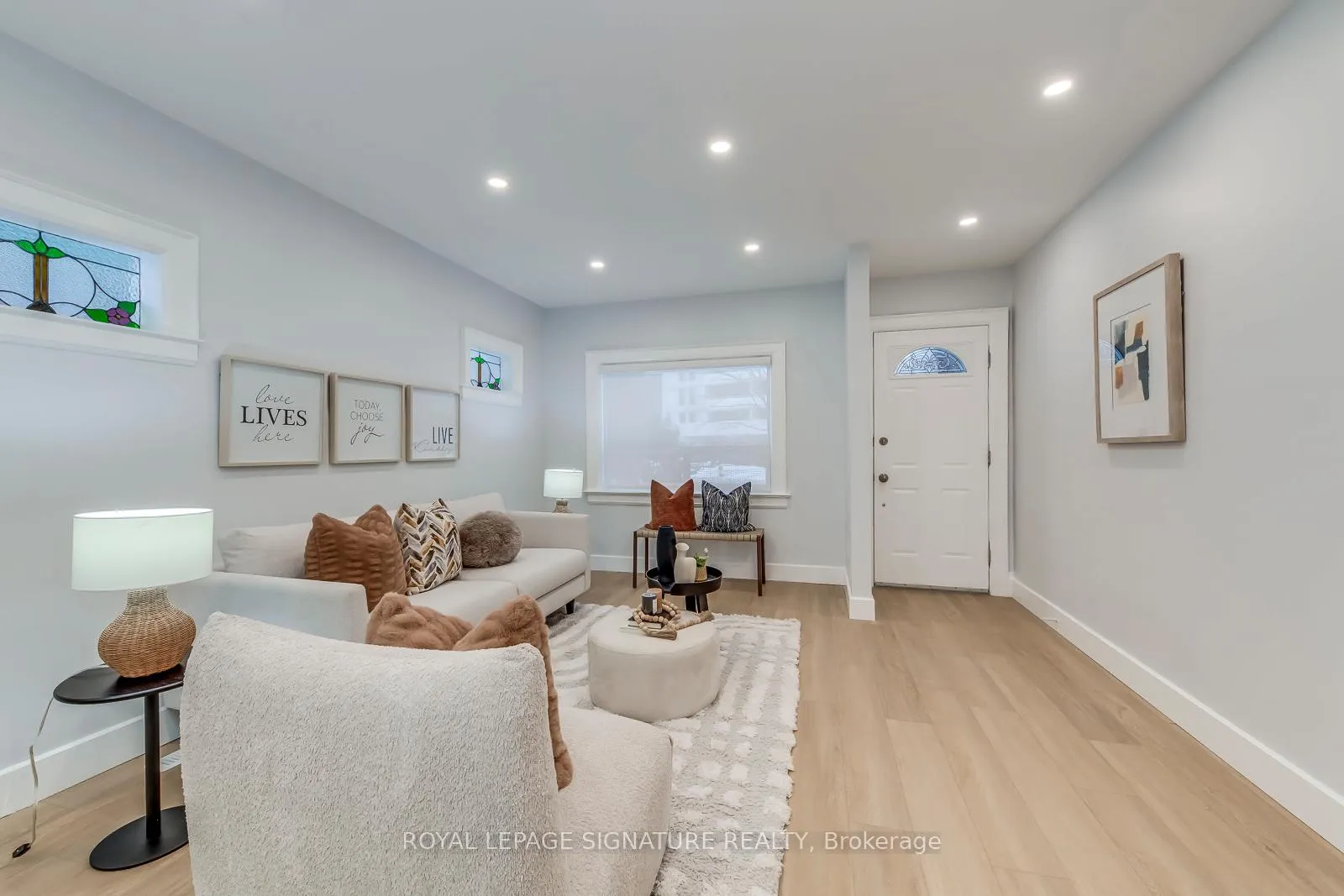 Photo 5 of 977 Broadview Avenue, Toronto, Broadview North — HOMEH