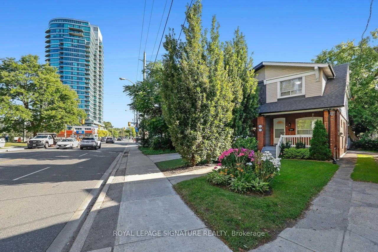 Photo 37 of 977 Broadview Avenue, Toronto, Broadview North — HOMEH