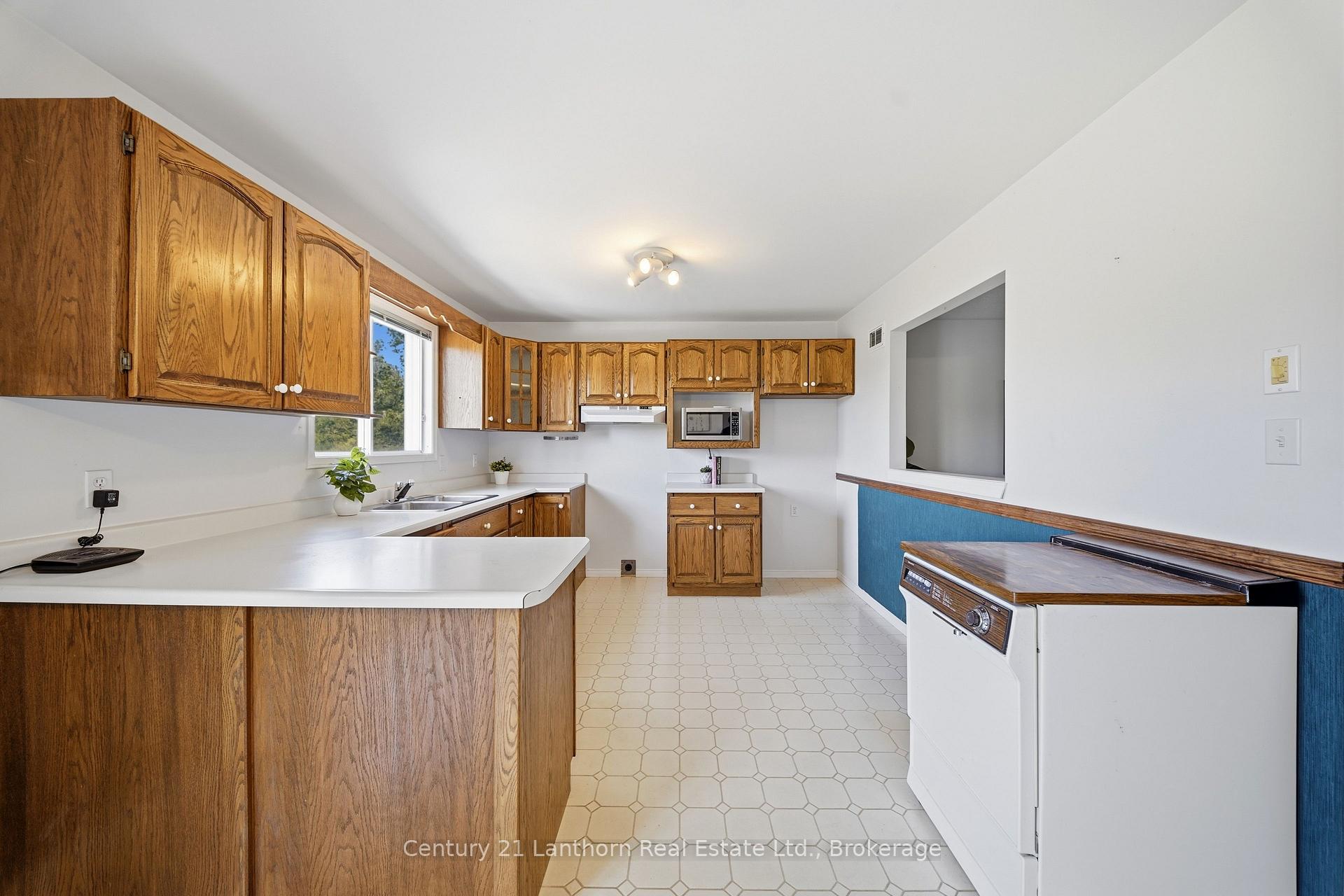 Photo 9 of 1420 County 5 Road, Quinte West, Murray Ward — HOMEH