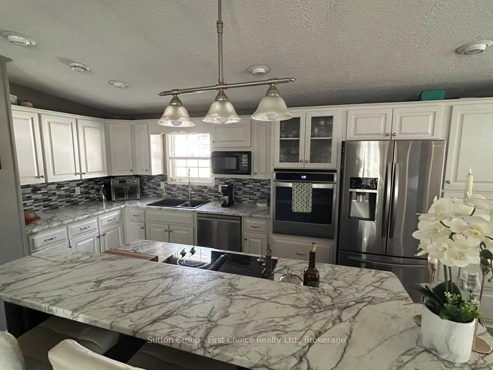 Photo 4 of 14 25 Thames Road, St. Marys — HOMEH