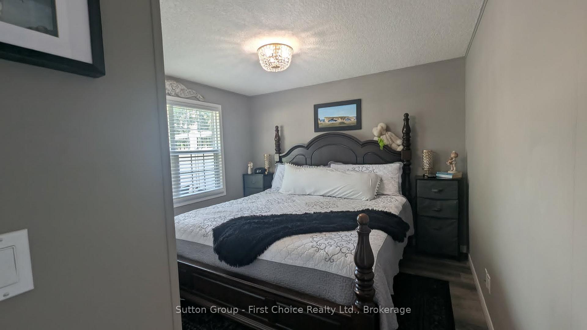 Photo 9 of 14 25 Thames Road, St. Marys — HOMEH