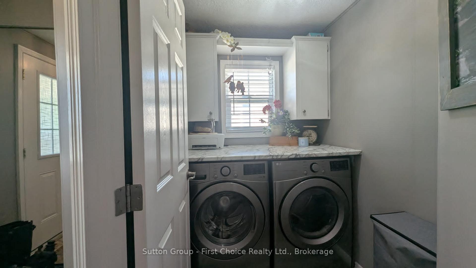 Photo 12 of 14 25 Thames Road, St. Marys — HOMEH