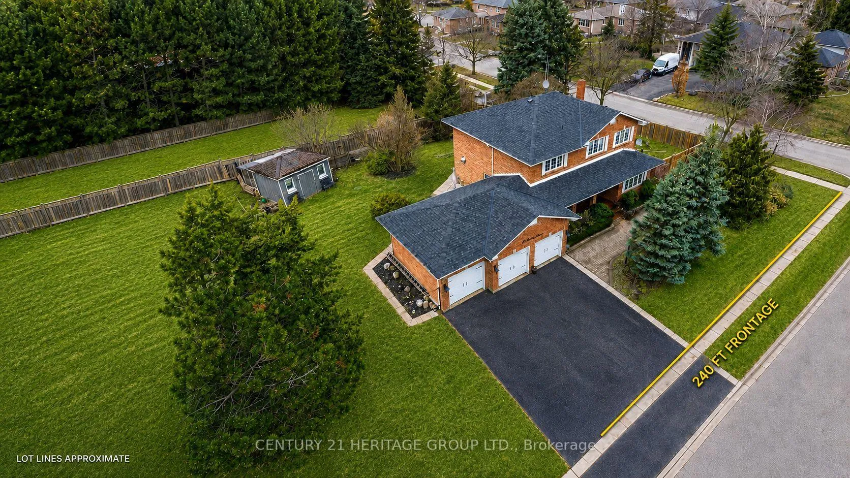 Photo 2 of 80 Findlay Avenue, King, King City — HOMEH