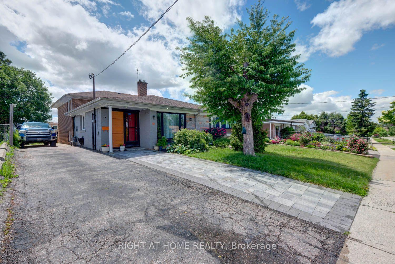 Front of 31 Frankton Crescent