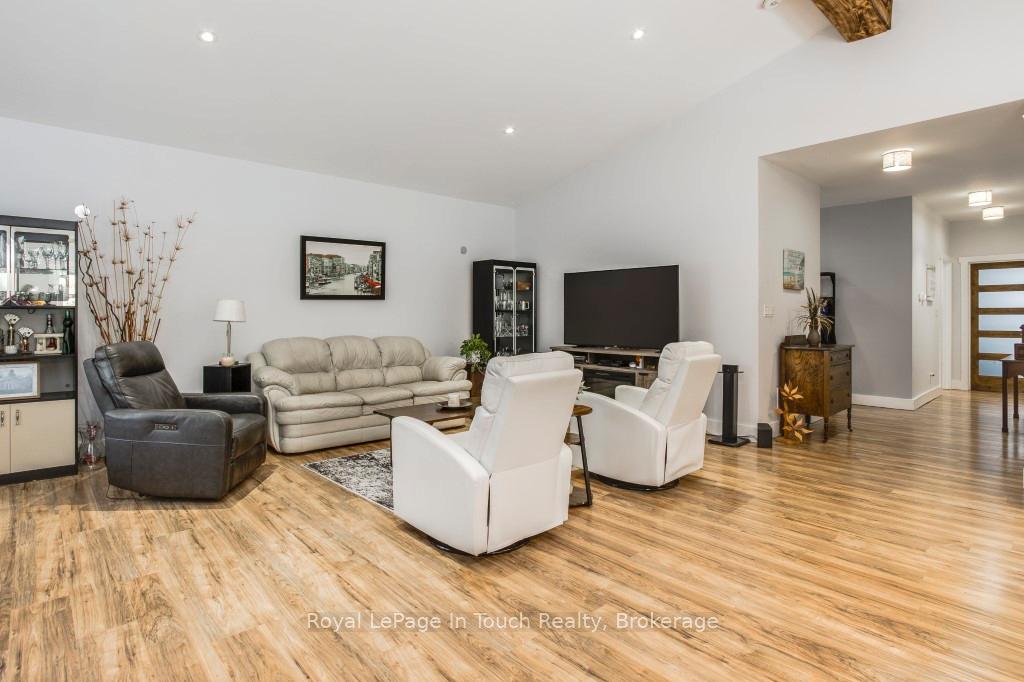 Photo 10 of 31 Earldom Boulevard, Tay, Port McNicoll — HOMEH