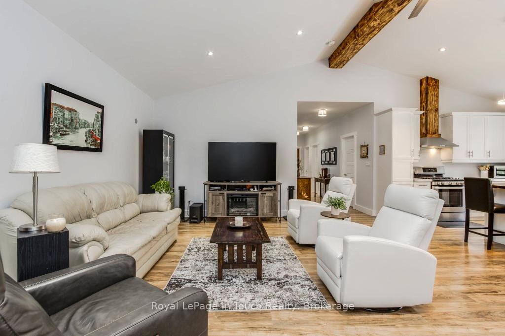 Photo 11 of 31 Earldom Boulevard, Tay, Port McNicoll — HOMEH