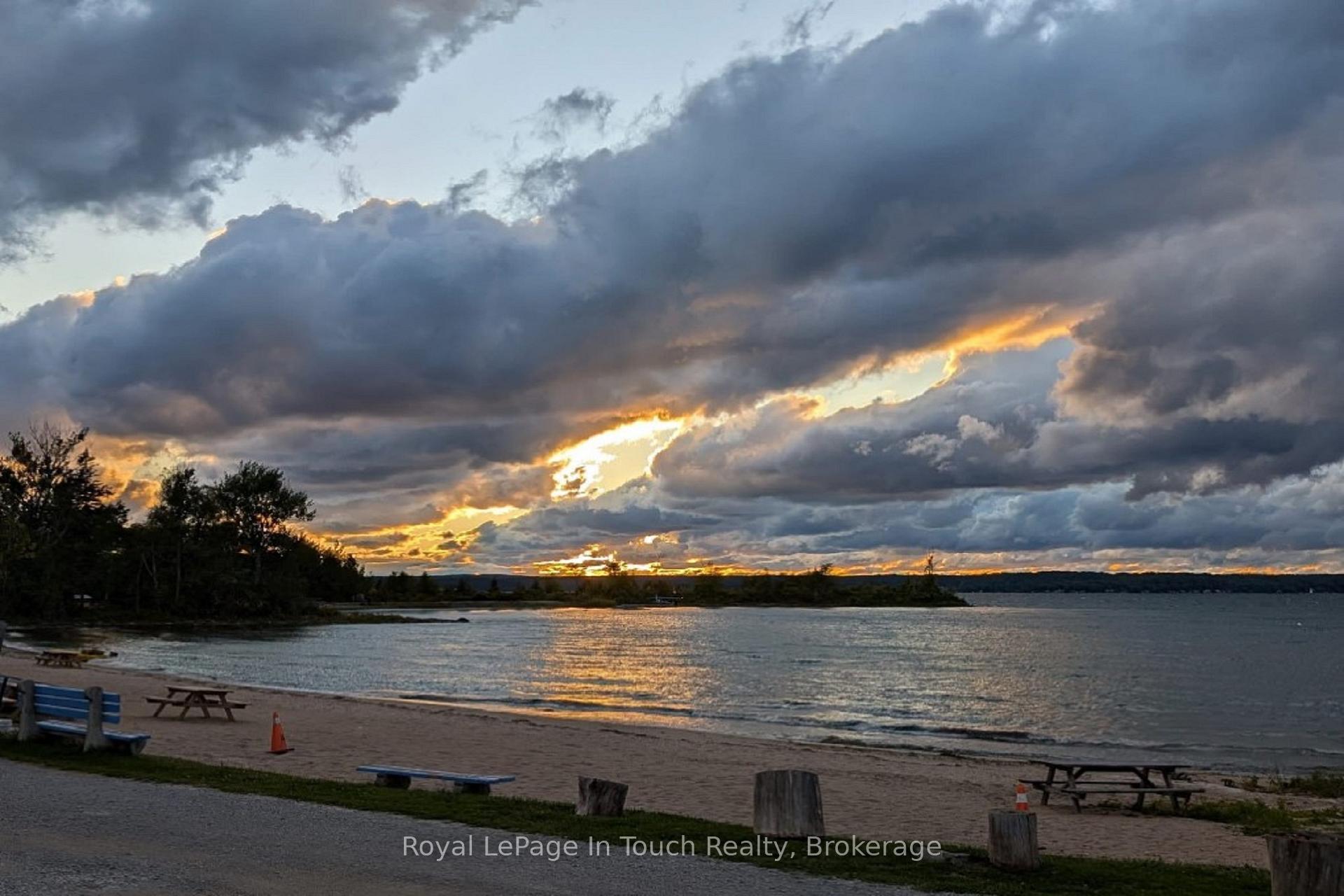 Photo 28 of 31 Earldom Boulevard, Tay, Port McNicoll — HOMEH