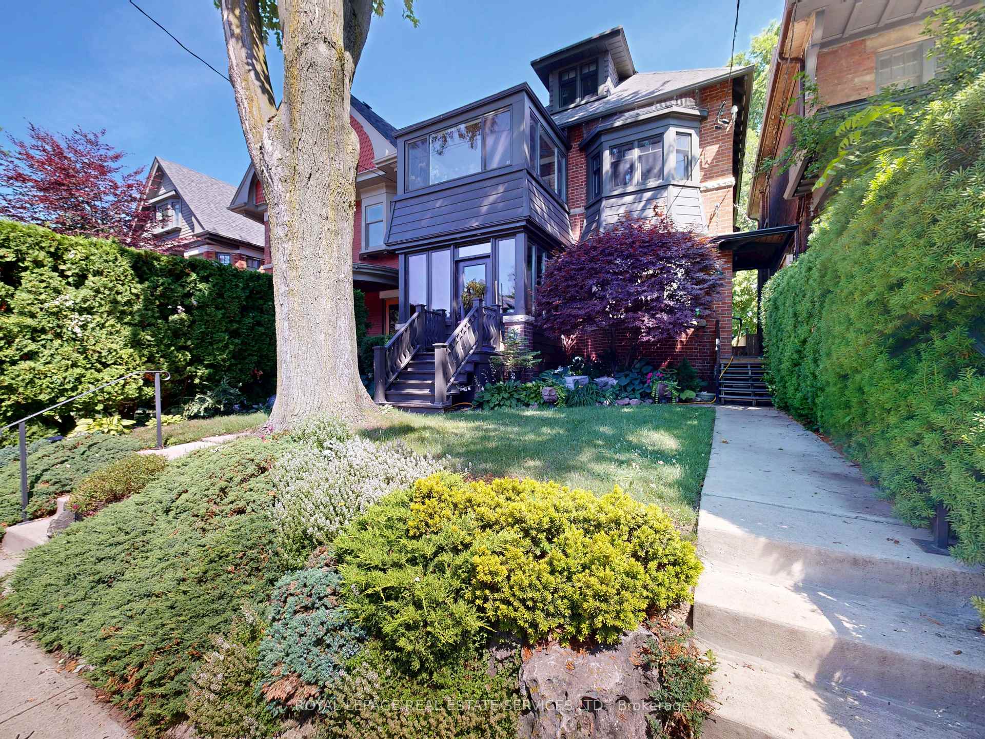 Photo 2 of Unit Upper Level, 130A Westminster Avenue, Toronto, High Park-Swansea — HOMEH