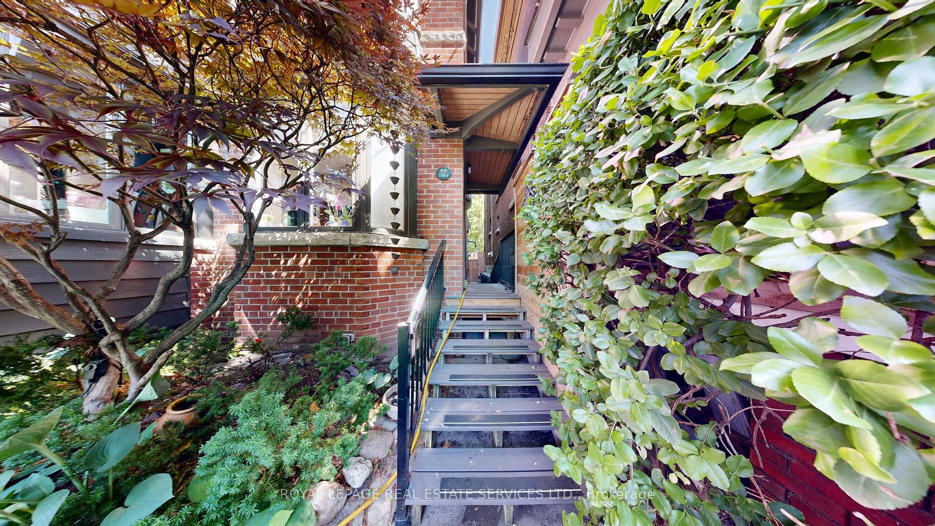 Photo 4 of Unit Upper Level, 130A Westminster Avenue, Toronto, High Park-Swansea — HOMEH