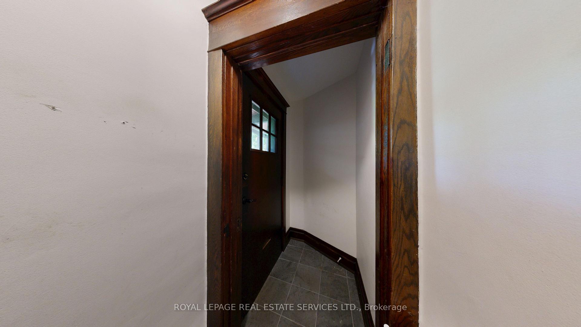 Photo 6 of Unit Upper Level, 130A Westminster Avenue, Toronto, High Park-Swansea — HOMEH