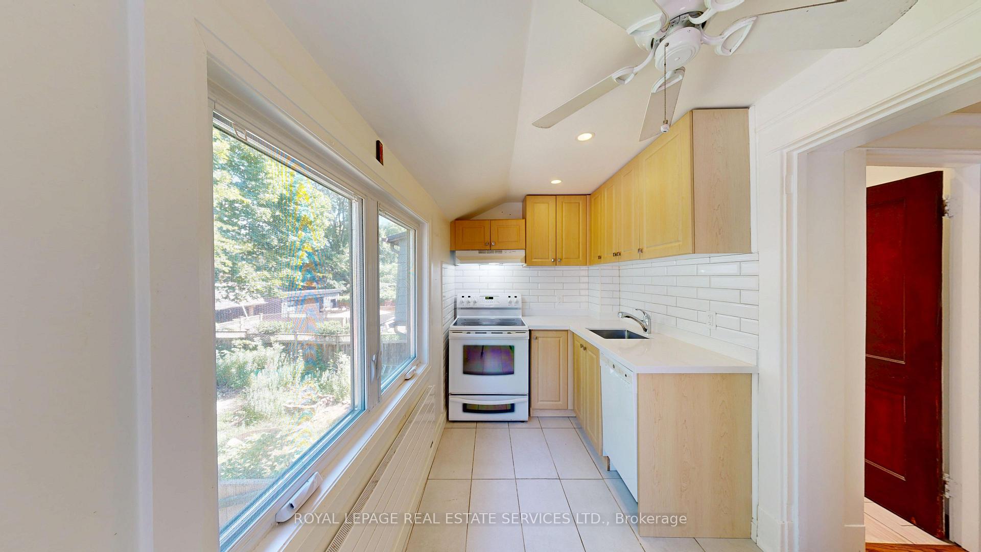 Photo 22 of Unit Upper Level, 130A Westminster Avenue, Toronto, High Park-Swansea — HOMEH