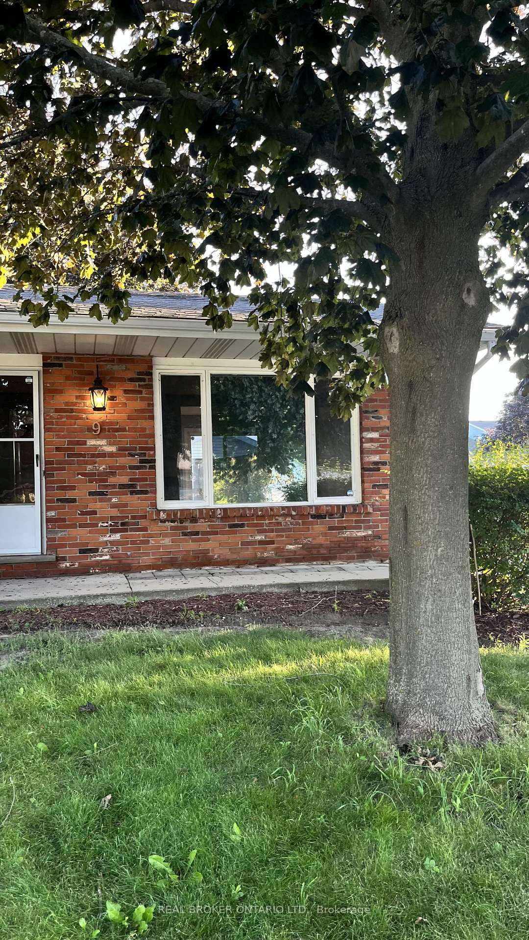 Photo 2 of 49 Jane Street, Haldimand — HOMEH