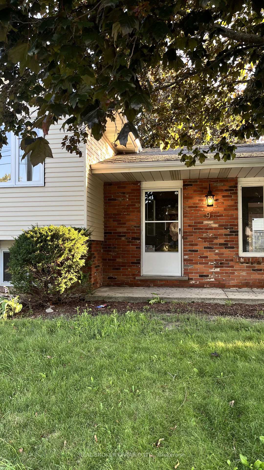 Photo 3 of 49 Jane Street, Haldimand — HOMEH