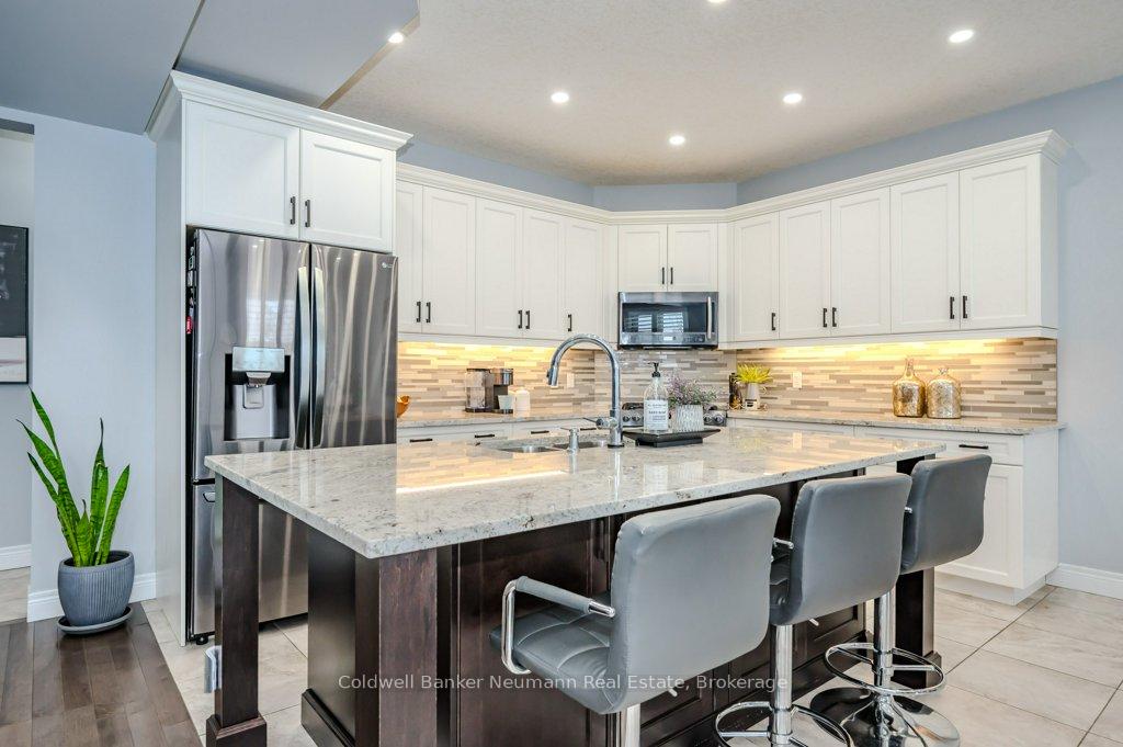 Photo 4 of Unit 21, 254 Gosling Gardens, Guelph, Clairfields/Hanlon Business Park — HOMEH