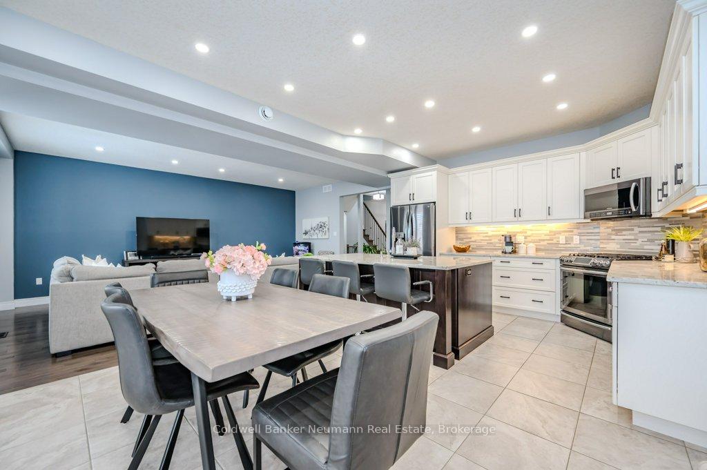 Photo 7 of Unit 21, 254 Gosling Gardens, Guelph, Clairfields/Hanlon Business Park — HOMEH