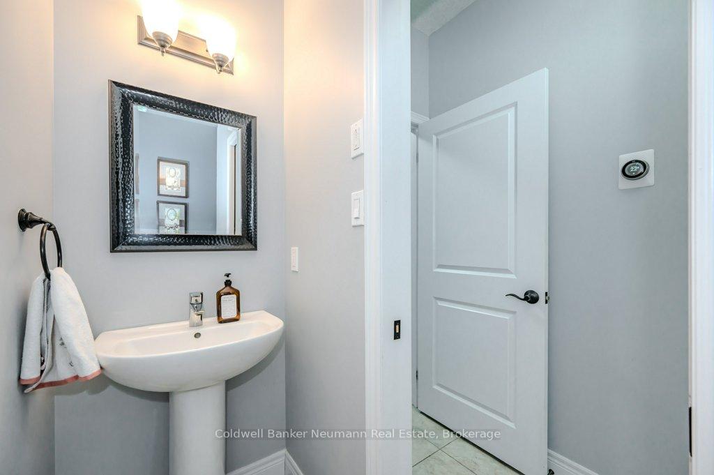 Photo 10 of Unit 21, 254 Gosling Gardens, Guelph, Clairfields/Hanlon Business Park — HOMEH