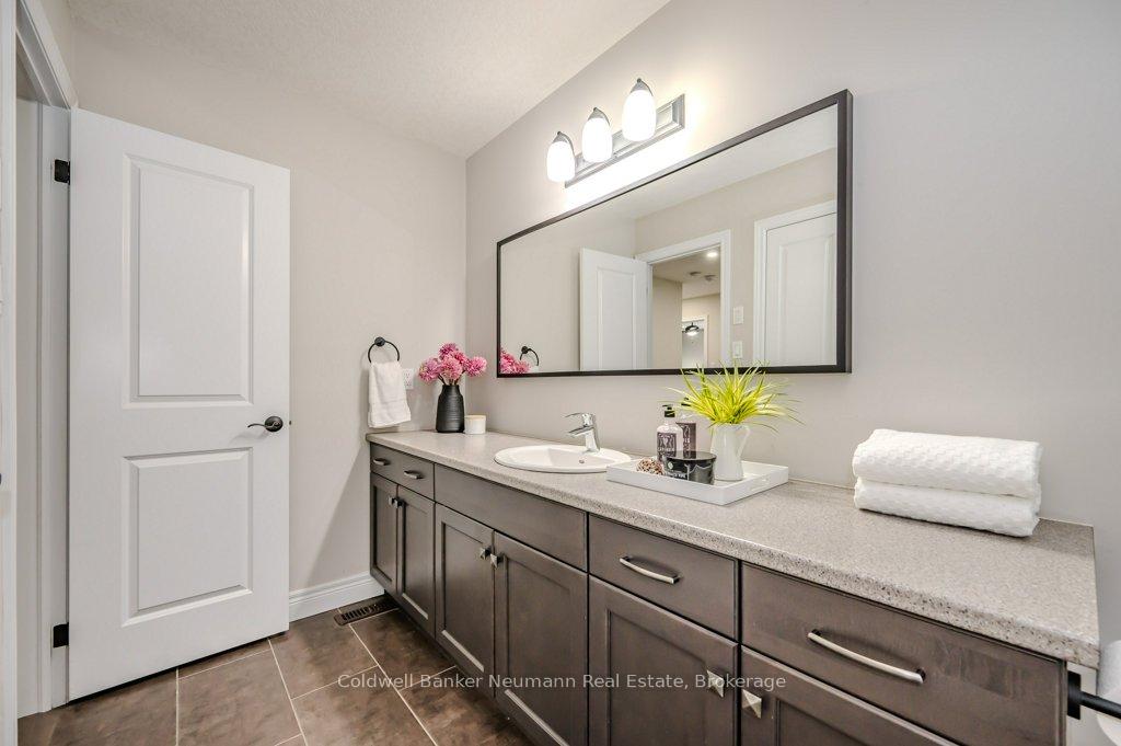 Photo 16 of Unit 21, 254 Gosling Gardens, Guelph, Clairfields/Hanlon Business Park — HOMEH