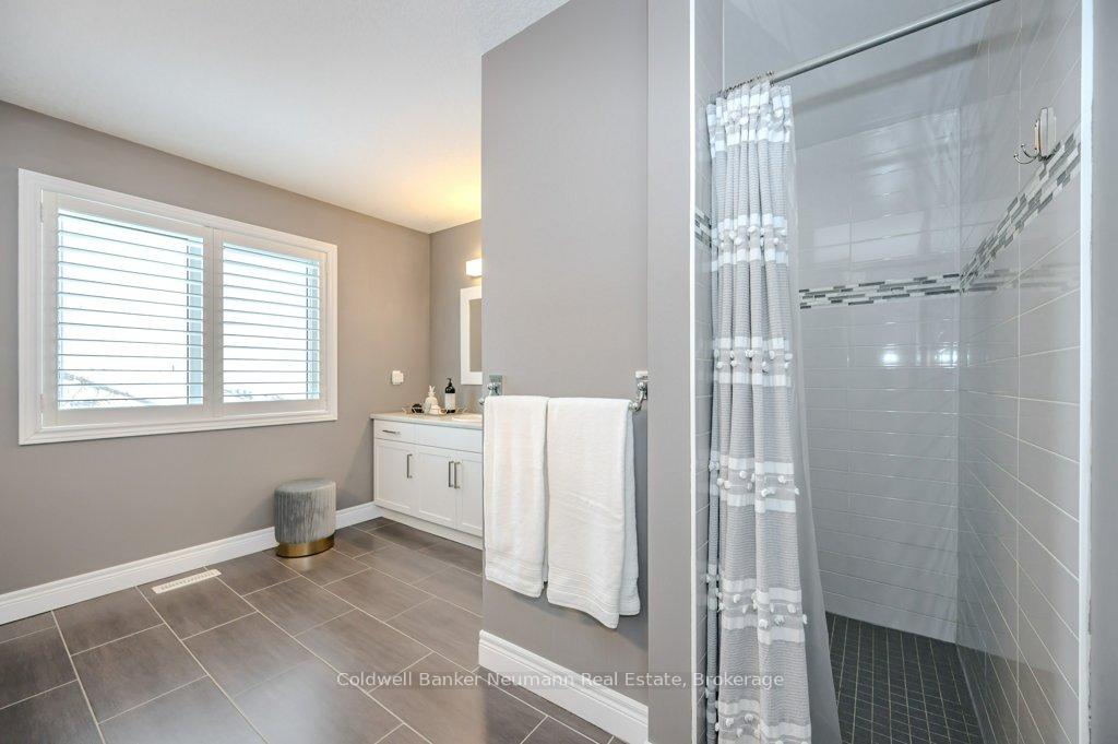 Photo 20 of Unit 21, 254 Gosling Gardens, Guelph, Clairfields/Hanlon Business Park — HOMEH