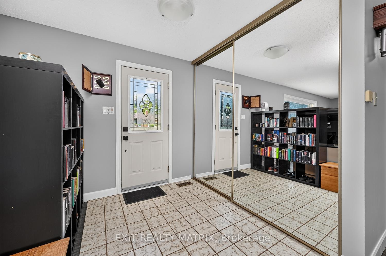 Photo 3 of 2311 Edward Kidd Crescent, Ottawa, North Gower — HOMEH
