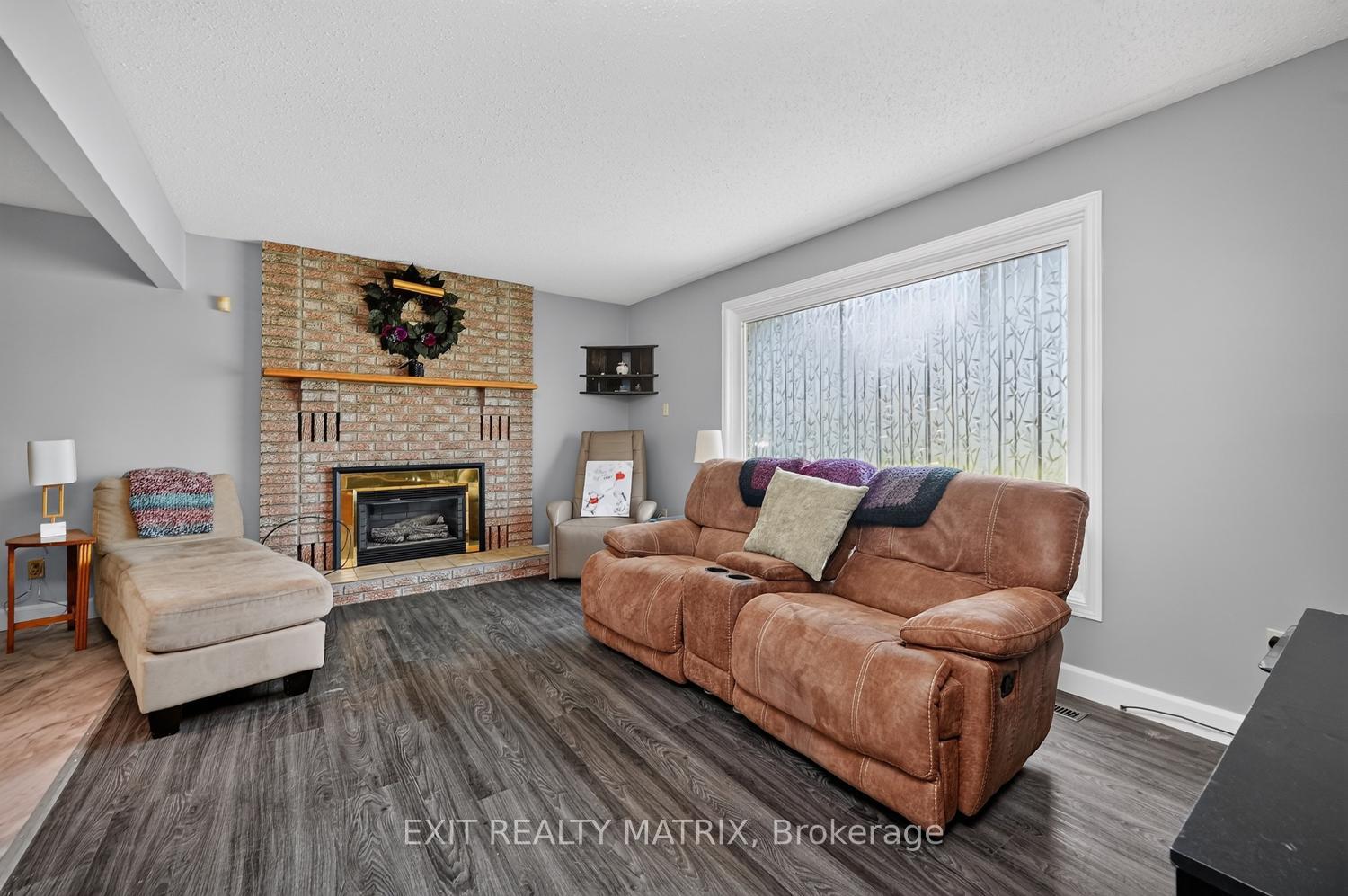 Photo 4 of 2311 Edward Kidd Crescent, Ottawa, North Gower — HOMEH