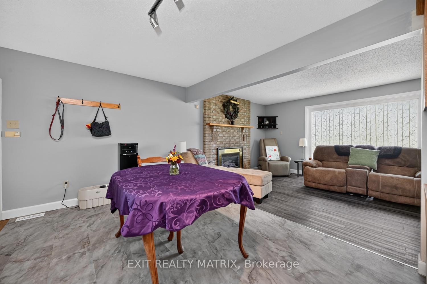 Photo 8 of 2311 Edward Kidd Crescent, Ottawa, North Gower — HOMEH