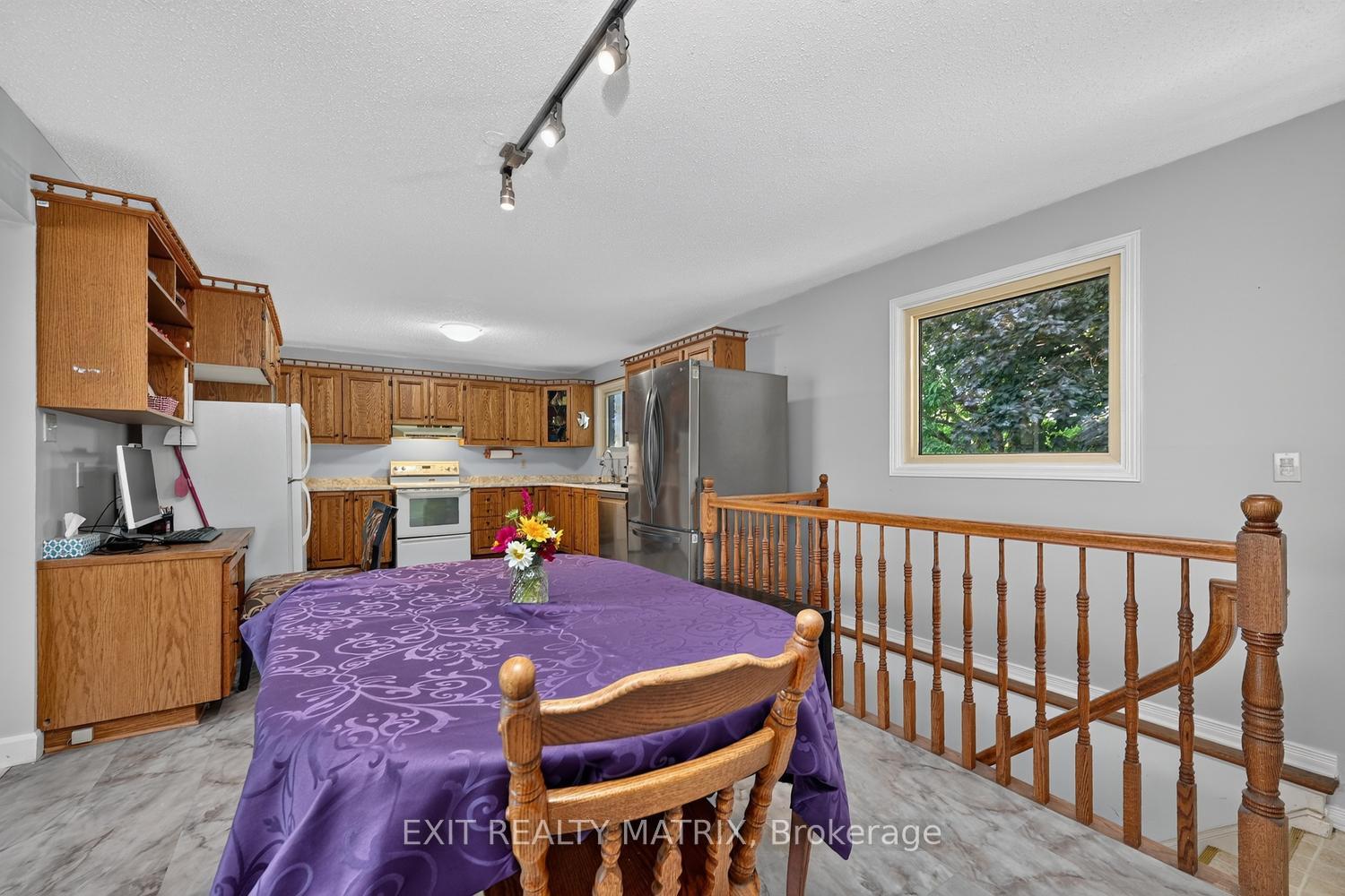 Photo 10 of 2311 Edward Kidd Crescent, Ottawa, North Gower — HOMEH