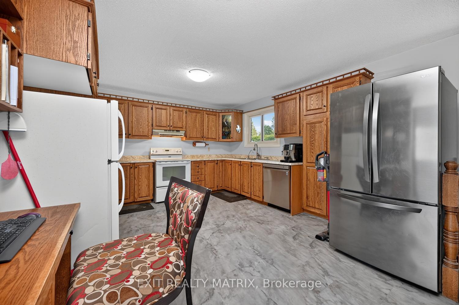 Photo 12 of 2311 Edward Kidd Crescent, Ottawa, North Gower — HOMEH