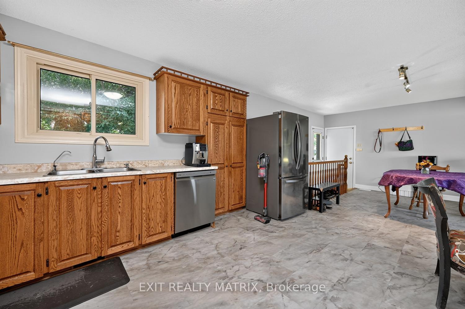 Photo 16 of 2311 Edward Kidd Crescent, Ottawa, North Gower — HOMEH