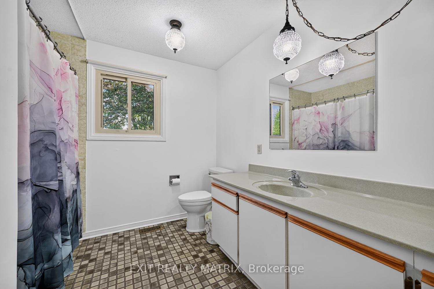 Photo 20 of 2311 Edward Kidd Crescent, Ottawa, North Gower — HOMEH