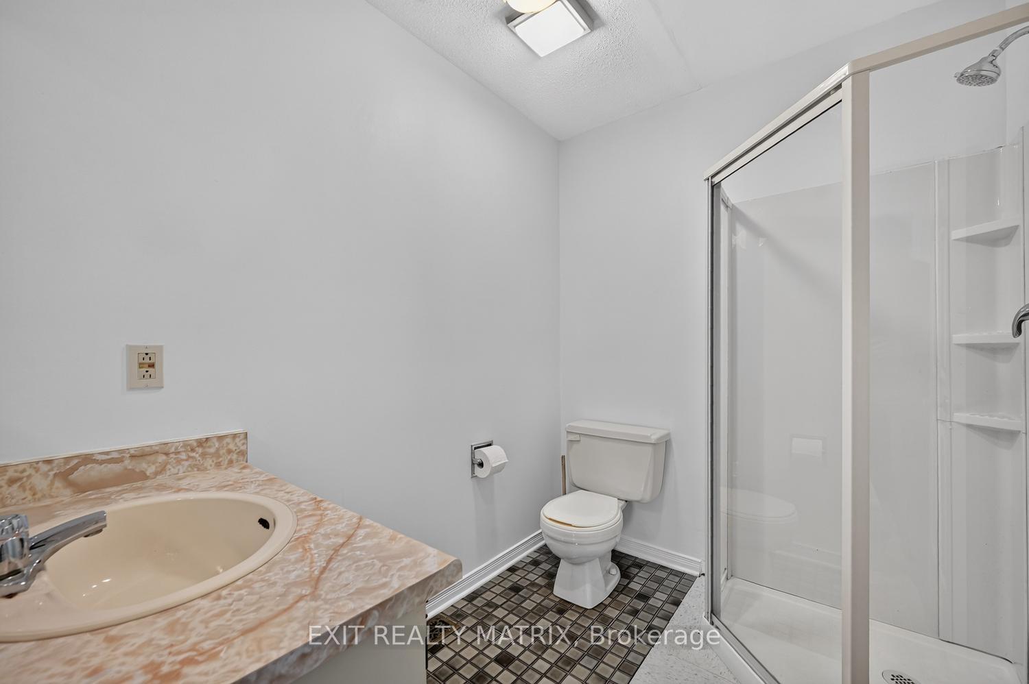 Photo 23 of 2311 Edward Kidd Crescent, Ottawa, North Gower — HOMEH